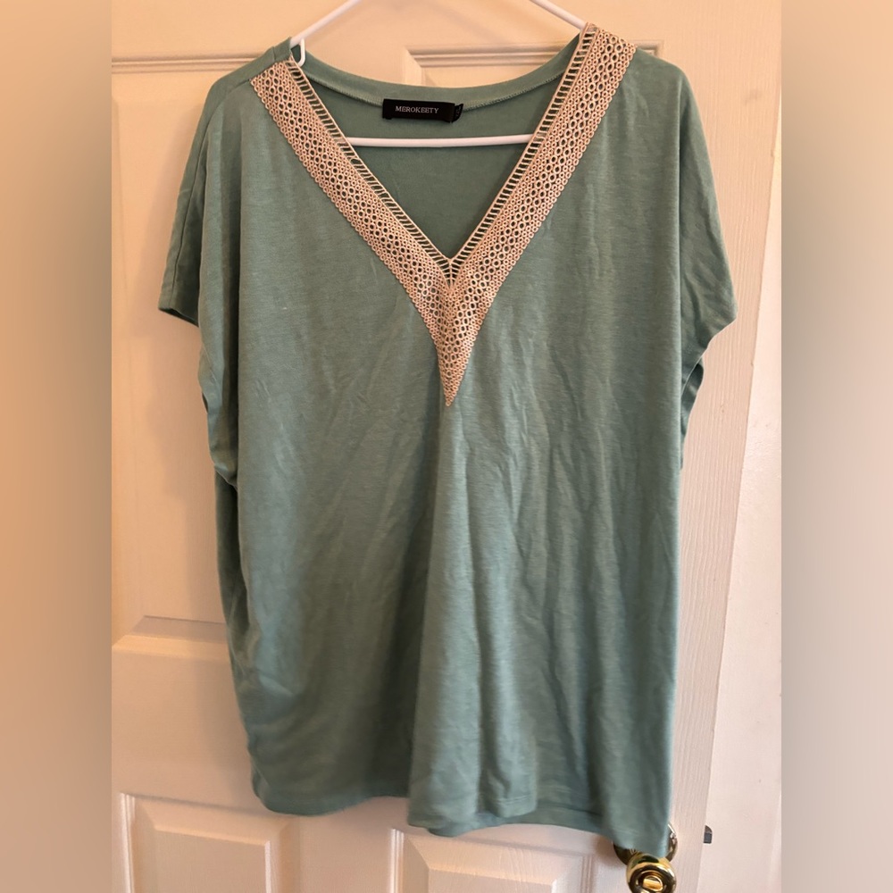 Merokeety Sage Green V-Neck Lace Trim Top XXL Flowy & Feminine